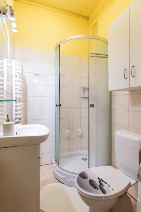 Big Cosy Retro Apt, Free Parking, 15Min Oldtown & Kazimierz - By Homelike Краков Экстерьер фото